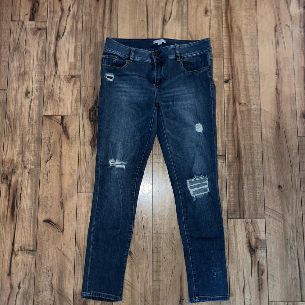 Ripped skinny jeans